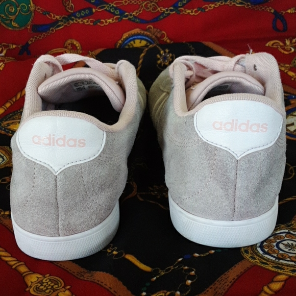 Classic Adidas Lace-up Sneakers - Picture 4 of 8